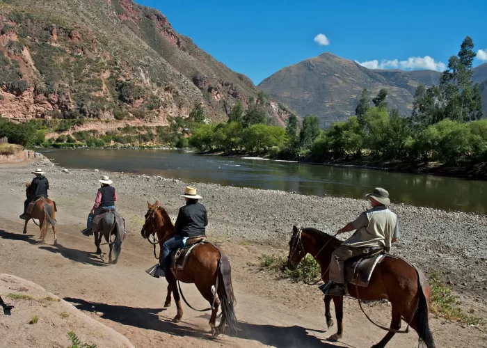 horseback-riding-Sacred-Valley