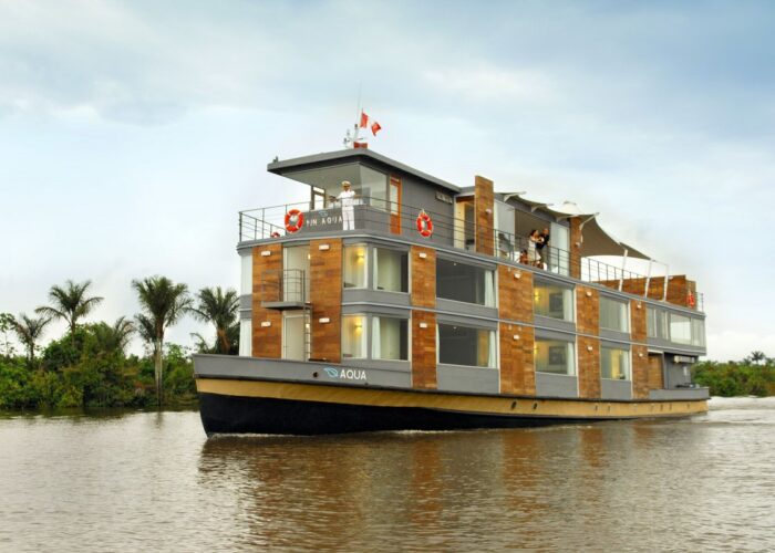 iquitos-riverboat